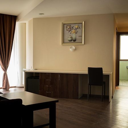 All Seasons Hotel On Freedom Square Tiflis Dış mekan fotoğraf