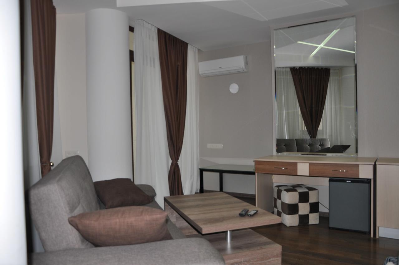 All Seasons Hotel On Freedom Square Tiflis Dış mekan fotoğraf