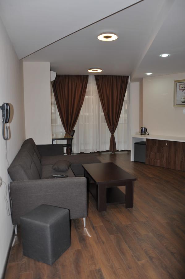 All Seasons Hotel On Freedom Square Tiflis Dış mekan fotoğraf
