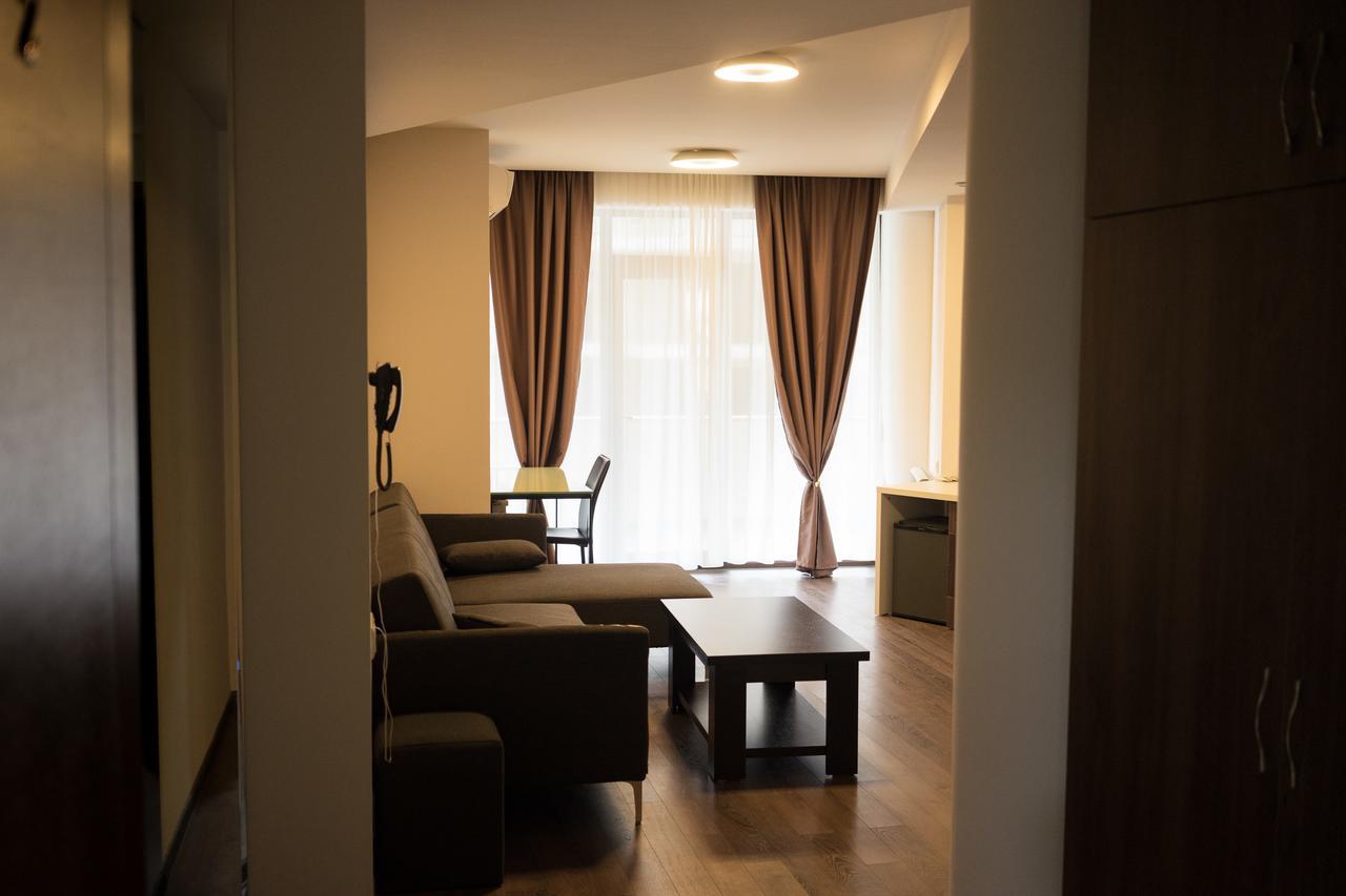 All Seasons Hotel On Freedom Square Tiflis Dış mekan fotoğraf